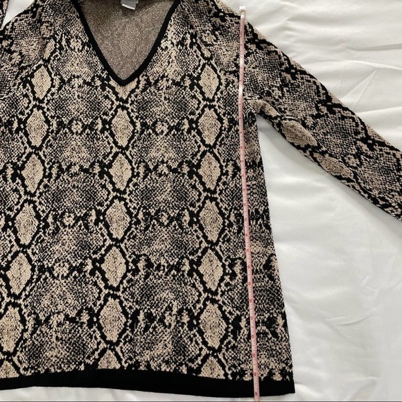 CHICO’S Black & Gold Metallic Reptile Print Tie Neck Sweater Size Large - Picture 8 of 12